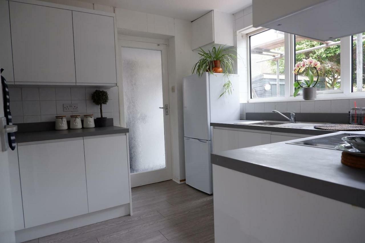 Idyllic 3-Bed House. 5-Min From Channel Tunnel Villa Folkestone Dış mekan fotoğraf